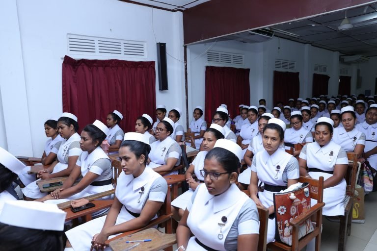 268 தாதிய உத்தியோகத்தர்களும் நியமனம் பெற்று வந்துள்ளார்கள் .